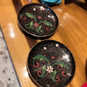 Vintage Set of two Cloisonne Decorative trinket dishes in awesome condition